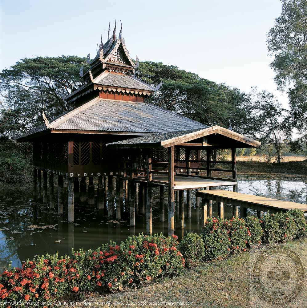 หอพระไตรปิฎก วัดสระไตรนุรักษ์ (Ho Phra Traipidok, Wat Sa Trainurak)