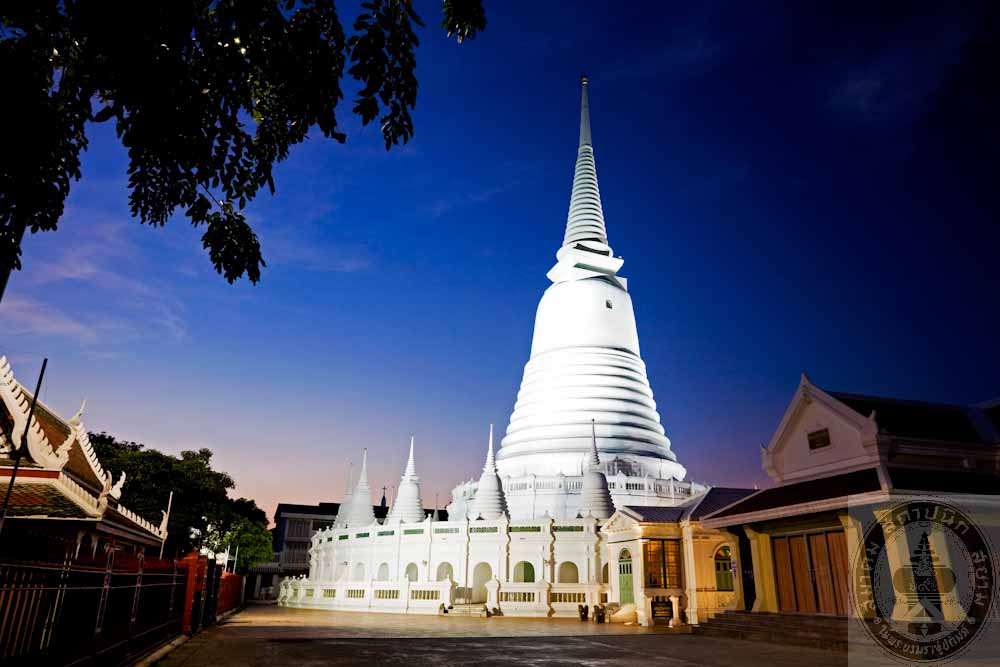 พระบรมธาตุเจดีย์วัดประยุรวงศาวาสวรวิหาร